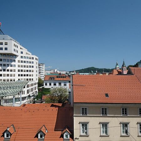 Lawyers Loft In Heritage Skyscraper Любляна Екстериор снимка
