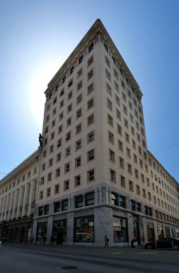 Lawyers Loft In Heritage Skyscraper Любляна Екстериор снимка