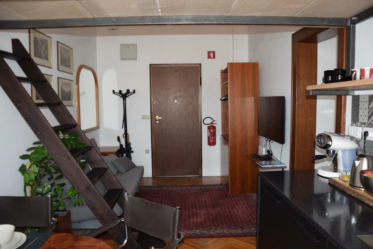 Lawyers Loft In Heritage Skyscraper Любляна Екстериор снимка